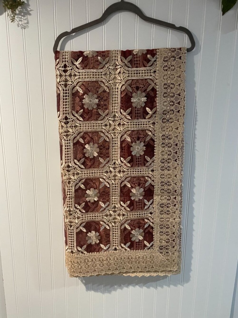 Elegant Floral Lace Tablecloth 60"x90" Rectangular With Intricate Embroidery - Picture 2 of 10